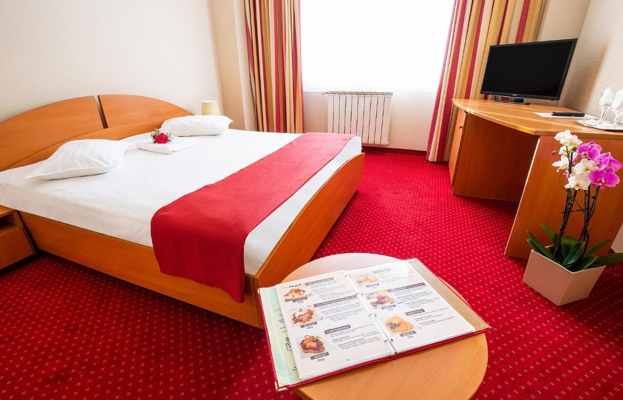 Hotel Dana 사투마레 외부 사진
