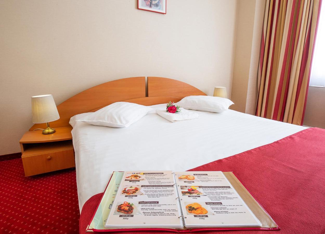 Hotel Dana 사투마레 외부 사진