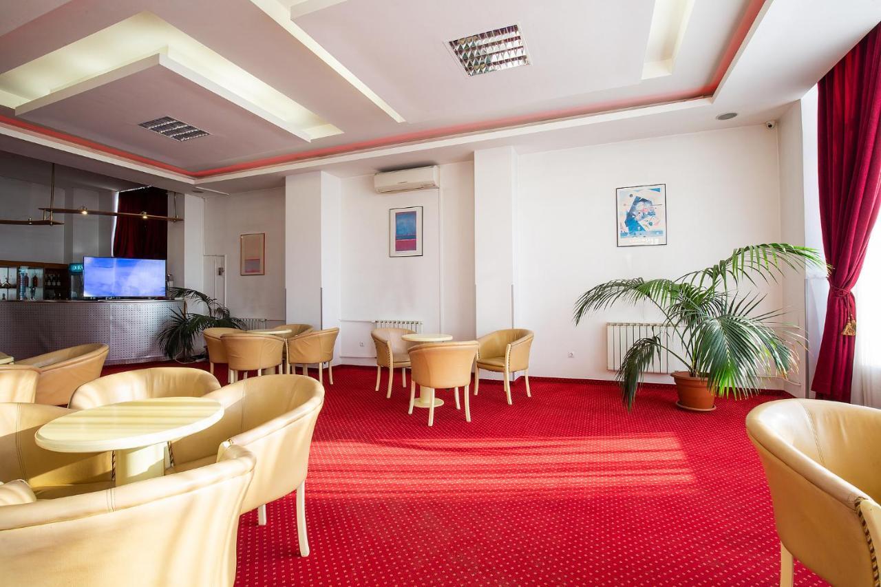 Hotel Dana 사투마레 외부 사진